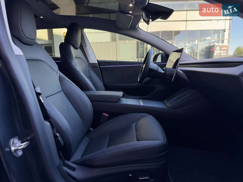 Седан Tesla Model 3 2024 в Луцке