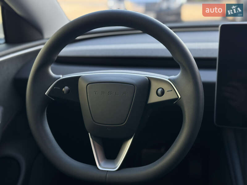 Седан Tesla Model 3 2024 в Луцке