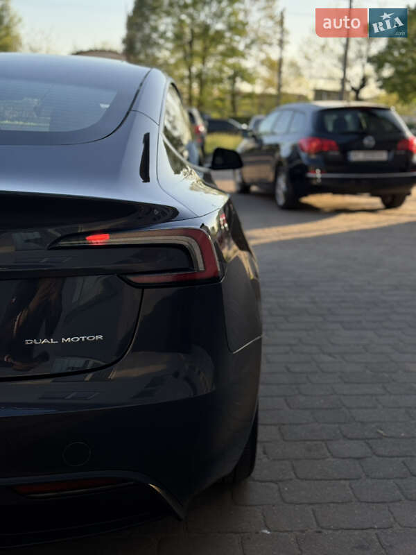 Седан Tesla Model 3 2024 в Луцке