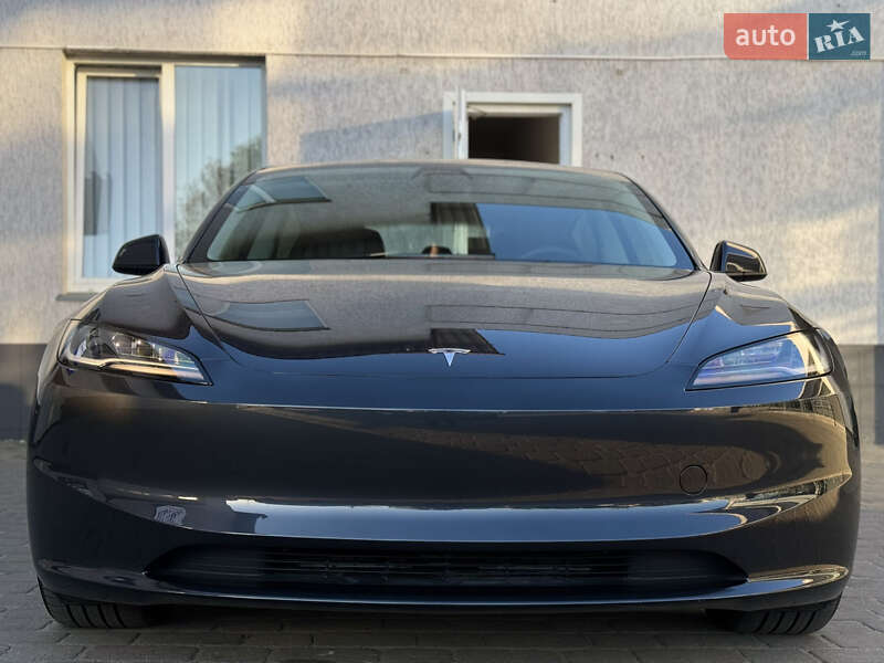 Седан Tesla Model 3 2024 в Луцке