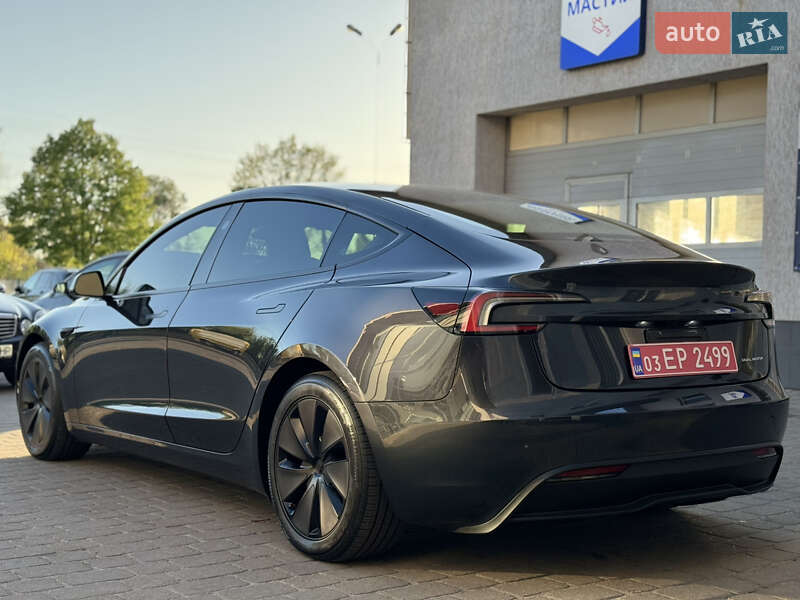 Седан Tesla Model 3 2024 в Луцке
