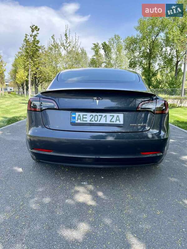 Седан Tesla Model 3 2022 в Днепре