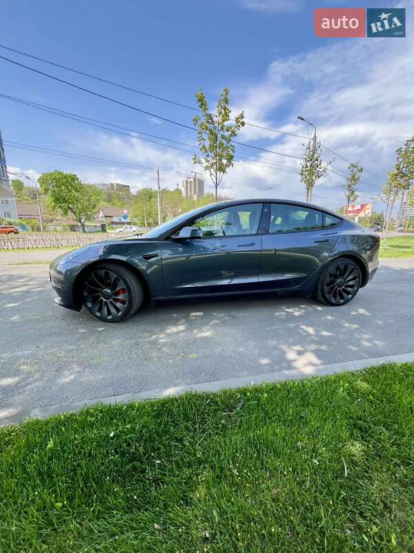 Седан Tesla Model 3 2022 в Днепре