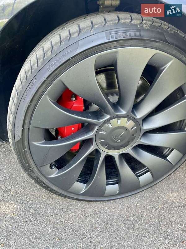 Седан Tesla Model 3 2022 в Днепре