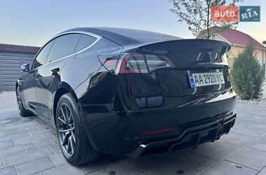 Седан Tesla Model 3 2019 в 