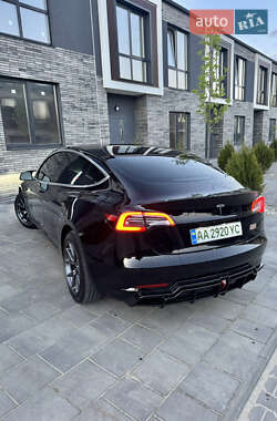 Седан Tesla Model 3 2019 в 