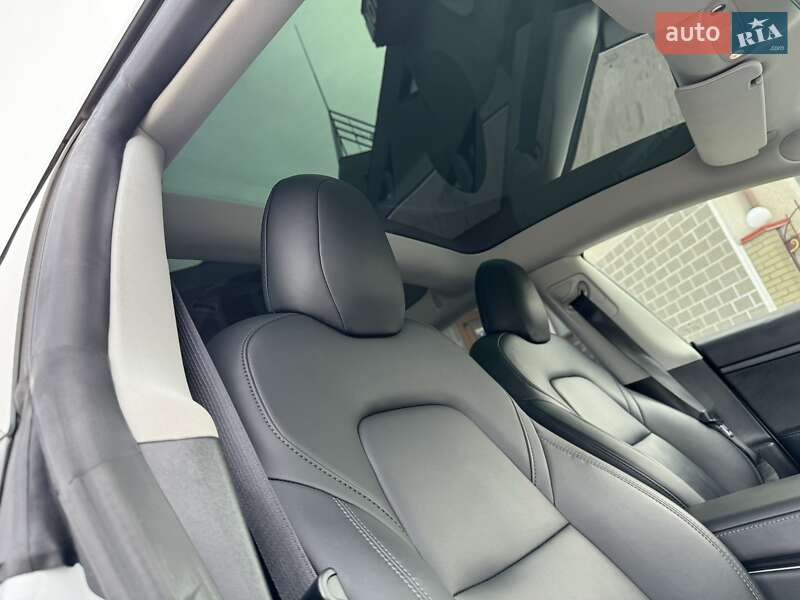 Седан Tesla Model 3 2019 в Дніпрі