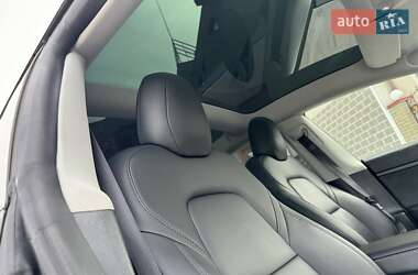 Седан Tesla Model 3 2019 в 