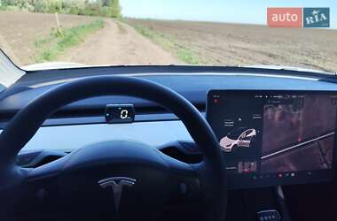 Седан Tesla Model 3 2021 в 