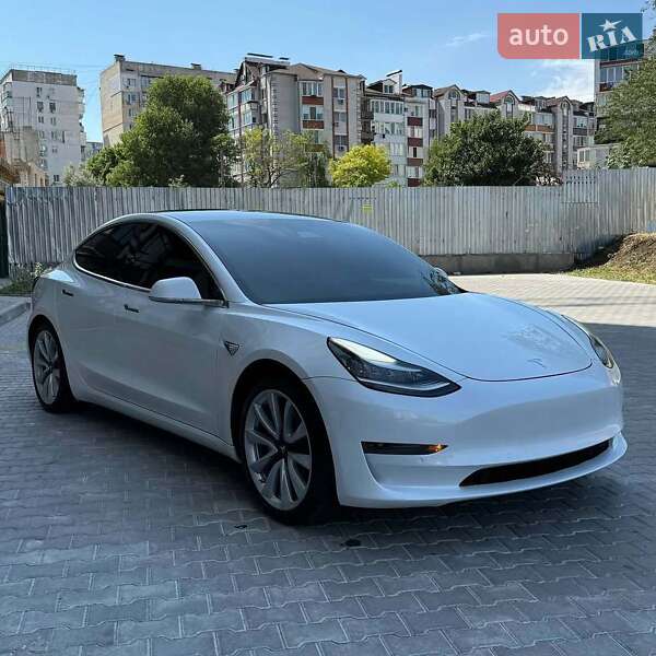 Седан Tesla Model 3 2020 в 