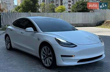 Седан Tesla Model 3 2020 в 