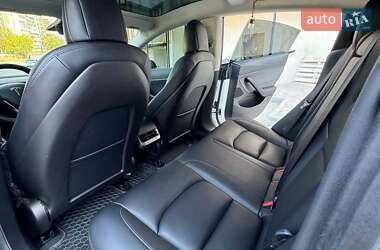 Седан Tesla Model 3 2020 в 