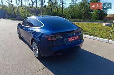 Седан Tesla Model 3 2020 в 