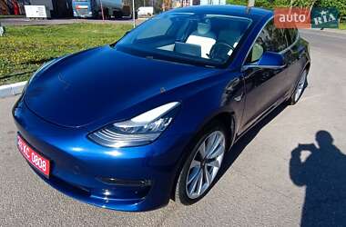 Седан Tesla Model 3 2020 в 