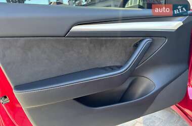 Седан Tesla Model 3 2022 в 