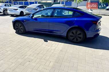 Седан Tesla Model 3 2023 в 