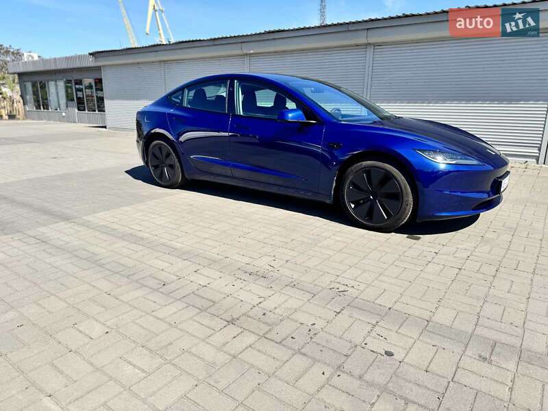 Седан Tesla Model 3 2023 в Днепре