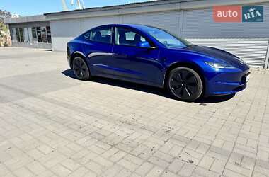 Седан Tesla Model 3 2023 в 