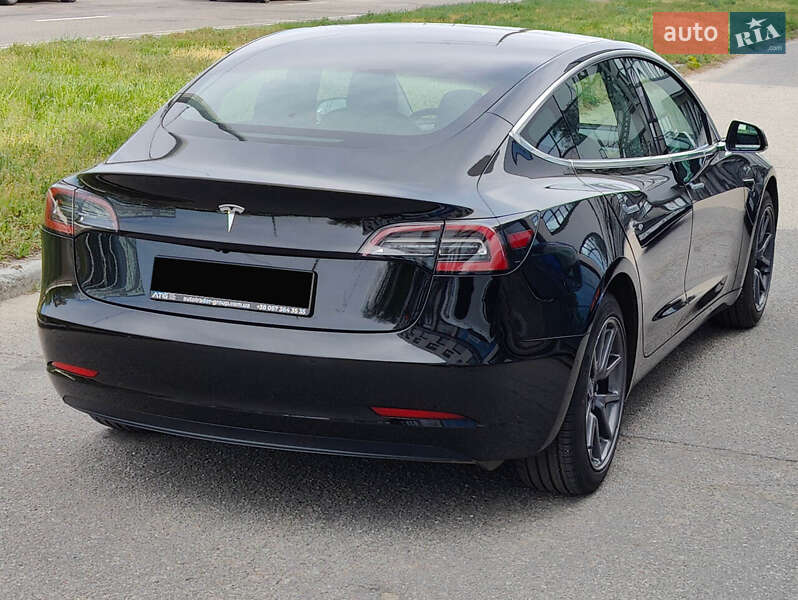 Седан Tesla Model 3 2019 в Киеве фото 5 Седан Tesla Model 3 2019 в Киеве
