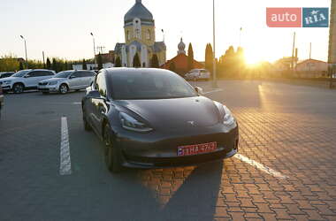 Седан Tesla Model 3 2019 в 