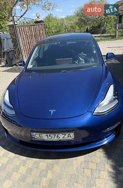 Седан Tesla Model 3 2020 в Чернівцях