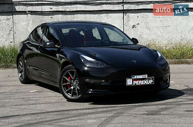 Седан Tesla Model 3 2021 в 