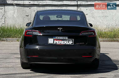 Седан Tesla Model 3 2021 в 