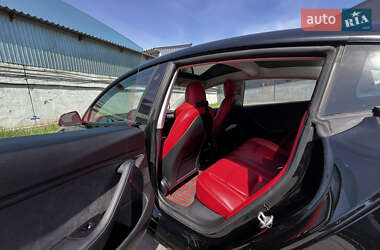 Седан Tesla Model 3 2021 в 