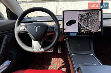 Седан Tesla Model 3 2021 в 