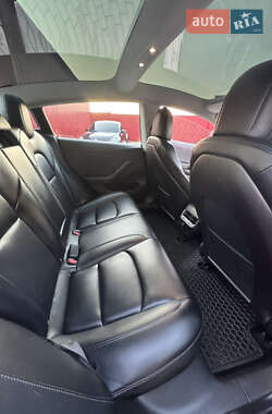 Седан Tesla Model 3 2019 в 