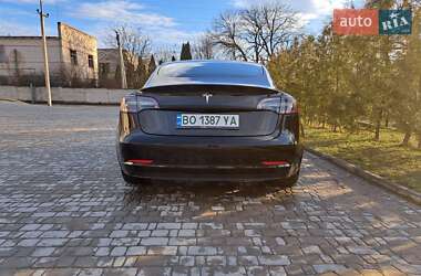 Седан Tesla Model 3 2020 в 