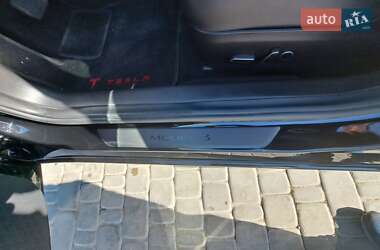 Седан Tesla Model 3 2020 в 