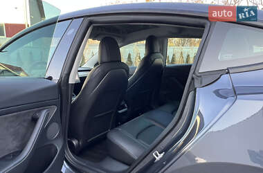 Седан Tesla Model 3 2021 в 