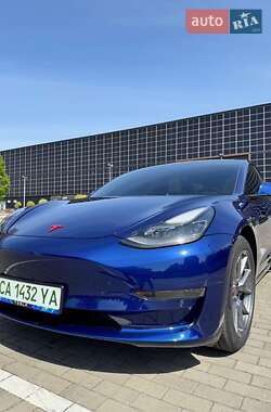 Седан Tesla Model 3 2023 в Луцке