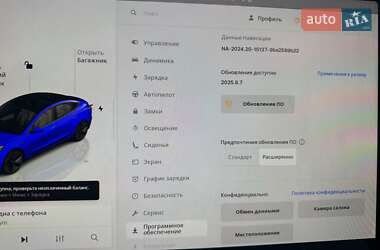 Седан Tesla Model 3 2023 в Луцке