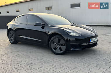 Седан Tesla Model 3 2021 в Калуші