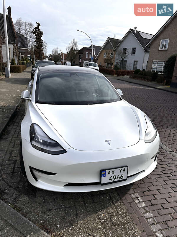 Седан Tesla Model 3 2018 в Киеве фото 3 Седан Tesla Model 3 2018 в Киеве