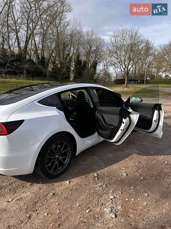 Седан Tesla Model 3 2018 в Киеве фото 8 Седан Tesla Model 3 2018 в Киеве