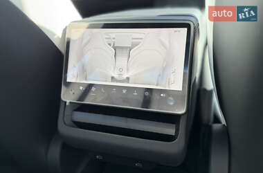Седан Tesla Model 3 2024 в 