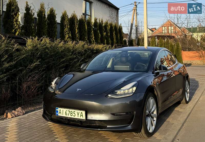 Седан Tesla Model 3 2018 в Петропавлівській Борщагівці