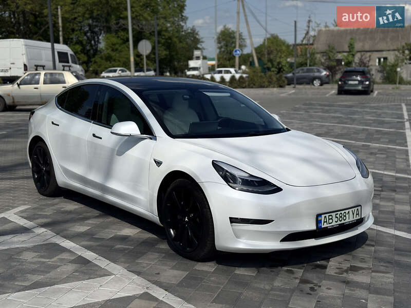 Седан Tesla Model 3 2019 в Виннице