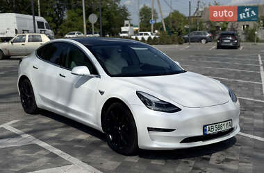 Седан Tesla Model 3 2019 в 