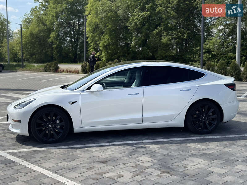 Седан Tesla Model 3 2019 в Виннице