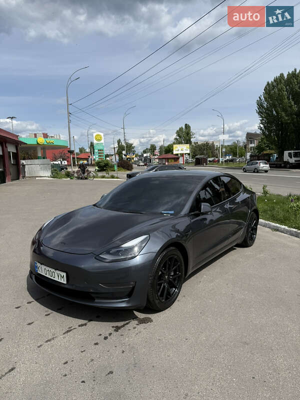 Седан Tesla Model 3 2022 в Вишгороді
