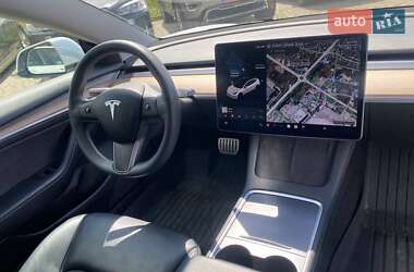 Седан Tesla Model 3 2021 в 