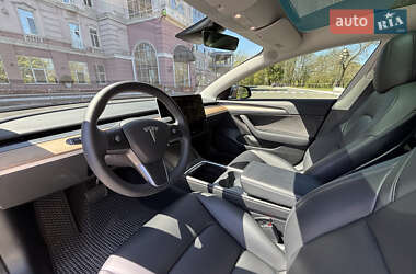 Седан Tesla Model 3 2022 в 