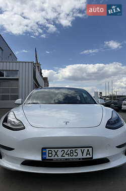 Седан Tesla Model 3 2020 в 