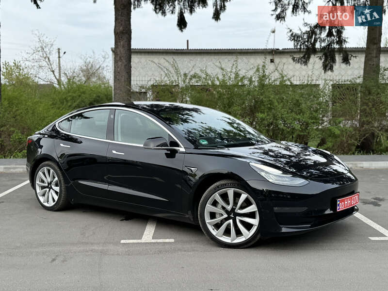 Седан Tesla Model 3 2019 в Дубно