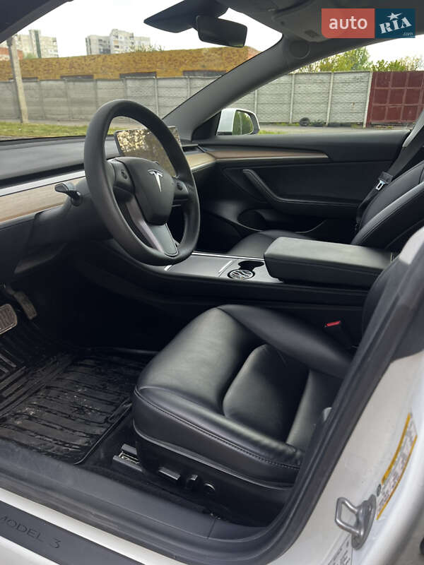 Седан Tesla Model 3 2021 в Харкові