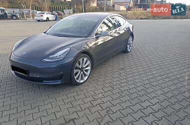Седан Tesla Model 3 2018 в Львове